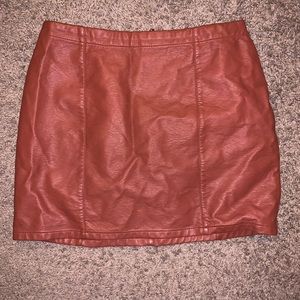 Fake leather skirt